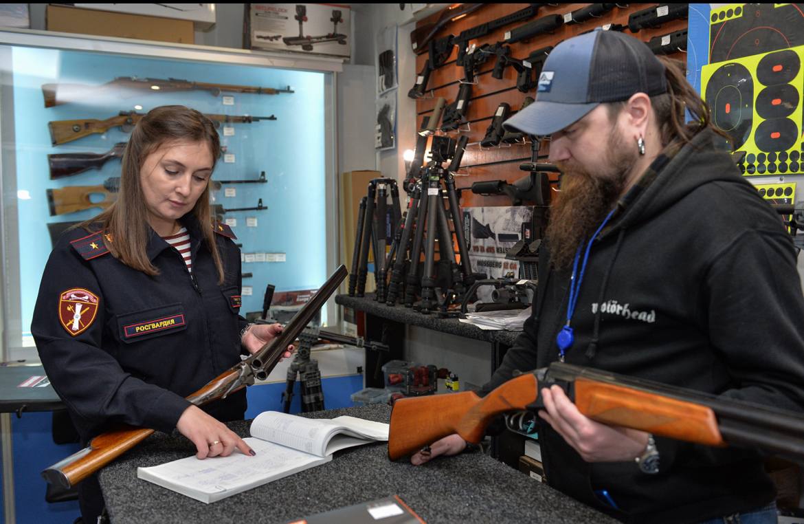 Росгвардия проверяет владельцев гражданского оружия в Москве