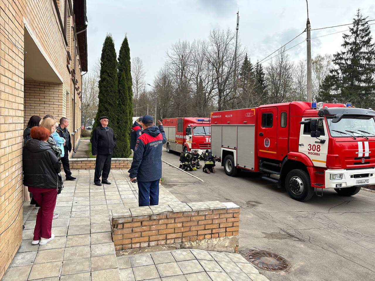 Сотрудники пожарно-спасательного отряда №308 провели профилактические занятия в поселении Михайлово-Ярцевское 