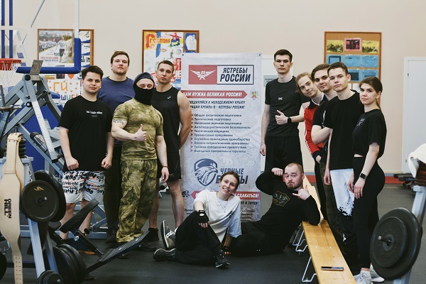Титулованный спортсмен из Росгвардии провел тренировку для московских студентов
