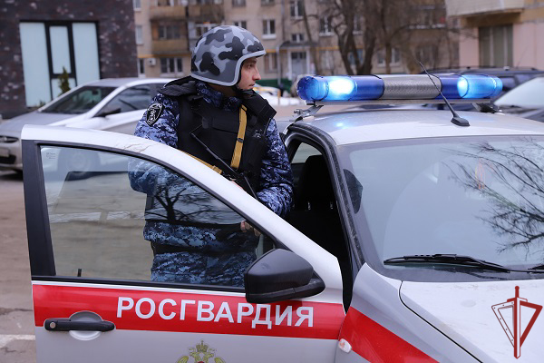 Сотрудники Росгвардии задержали мужчин, подозреваемых в краже кабеля в Москве