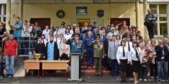 Московские спасатели поздравили учащихся с началом учебного года и Днем Знаний