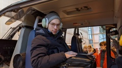 Со студенческой скамьи в кабину вертолёта - в Московском авиацентре прошла экскурсия для учащихся университета