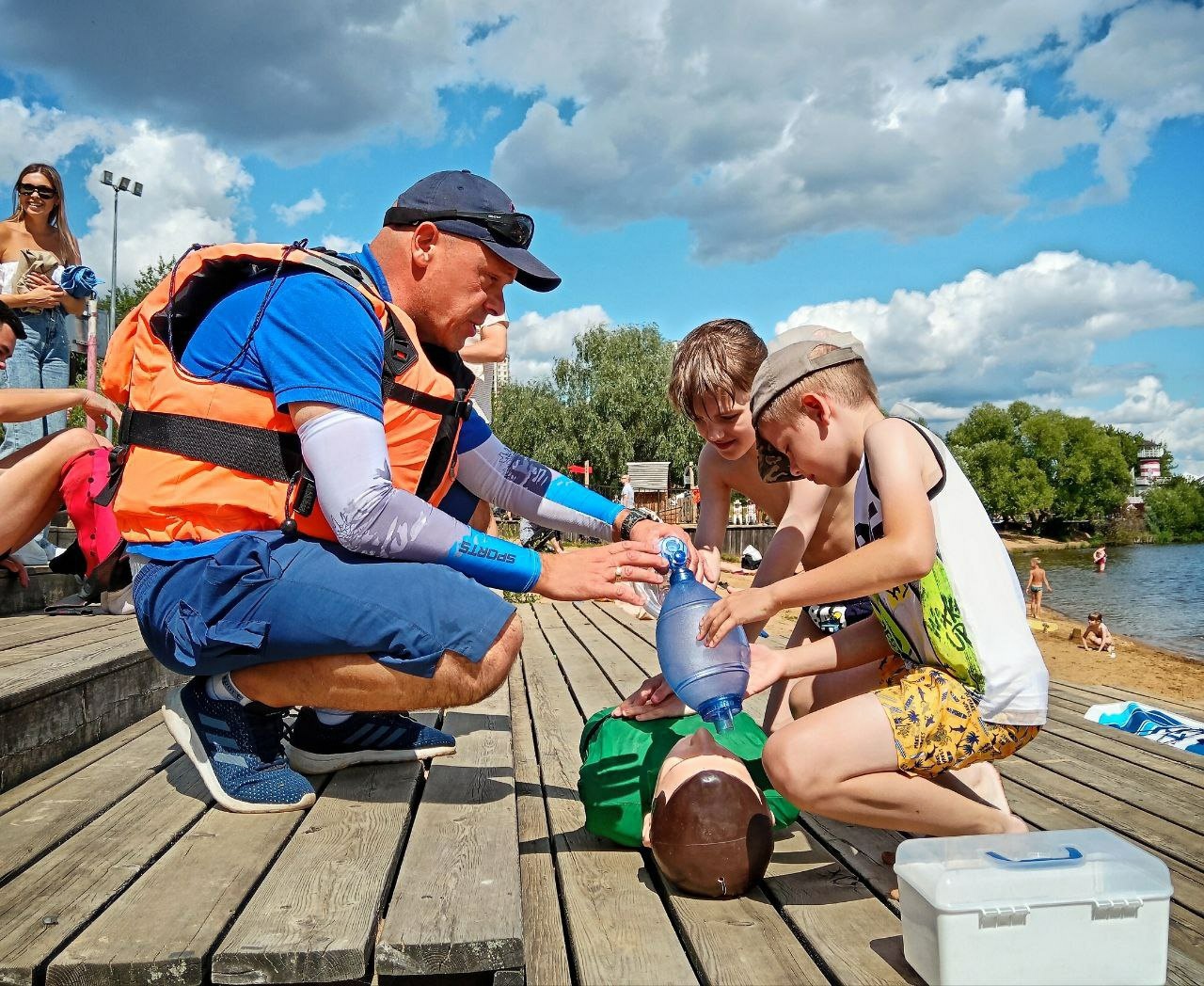 Завершились мастер-классы по правилам безопасности и оказанию первой помощи пострадавшим на водоёмах Москвы