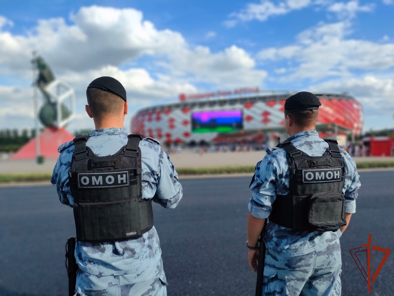 Росгвардия обеспечила безопасность на футбольном матче в Москве