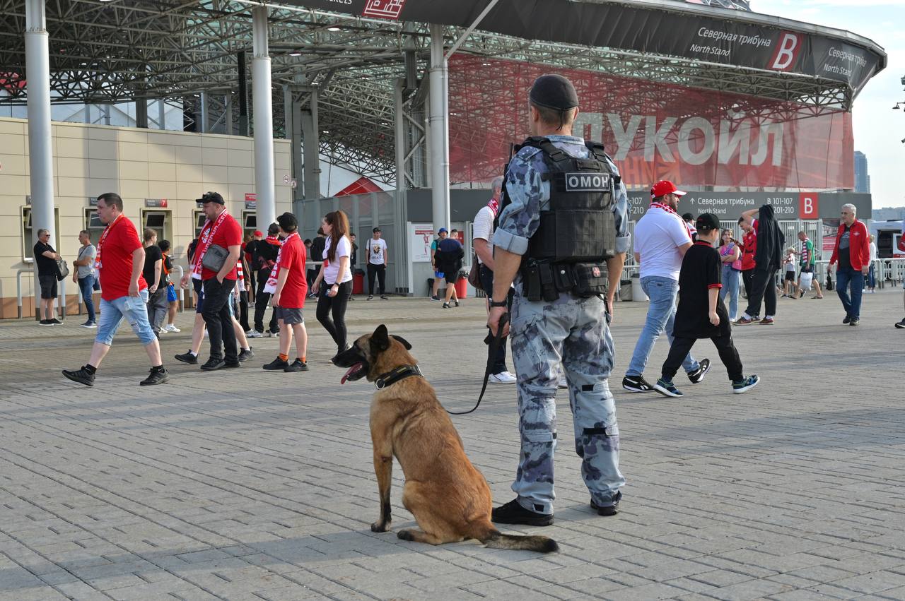 Росгвардейцы обеспечили безопасность массовых мероприятий в Москве