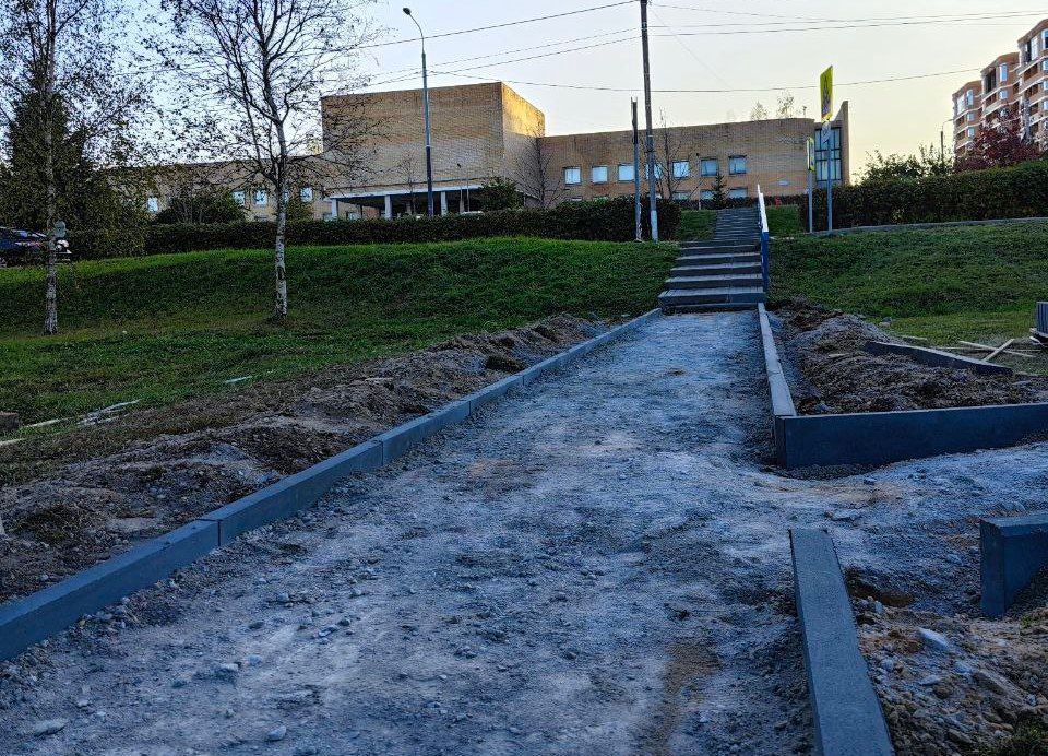 Ремонт новой пешеходной зоны продолжился в поселении Михайлово-Ярцевское