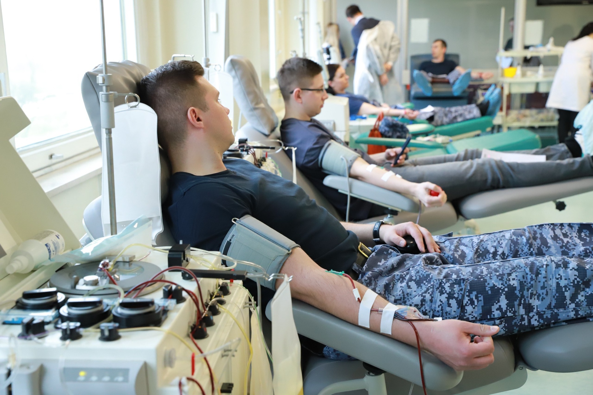 В Национальный день донора столичные росгвардейцы сдали свыше 25 литров крови   