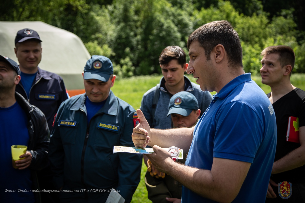 Спасатели ТиНАО приняли участие в мастер-классах в рамках подготовки к сезону «потеряшек»