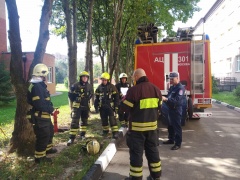 Огнеборцы ТиНАО провели пожарно-тактические занятия на социальных объектах