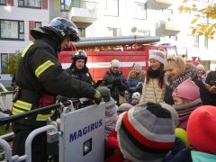 Учение по тушению пожара в высотном здании провели подразделения пожарно-спасательного гарнизона новой Москвы
