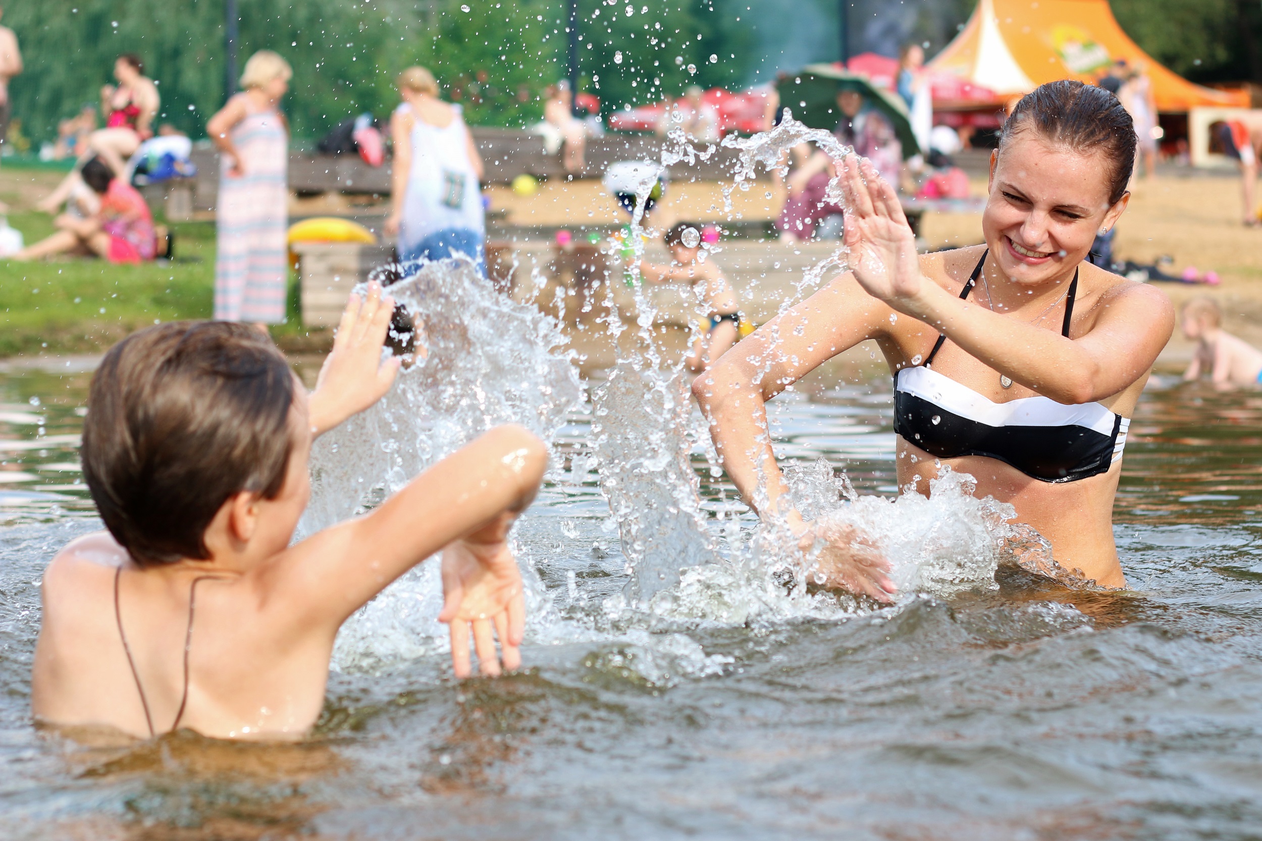 Хорошее лето: в Москве продлили купальный сезон