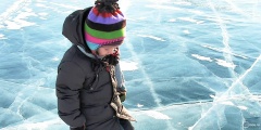 Московские спасатели сняли со льдины реки двух детей