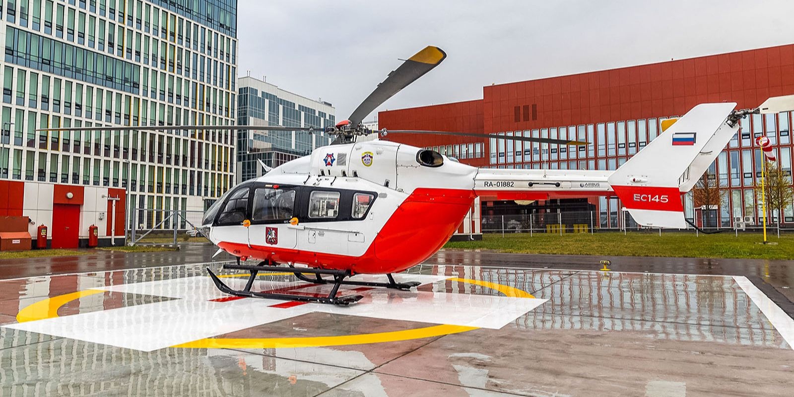 Санитарный вертолет приступил к круглосуточному дежурству в ММКЦ «Коммунарка»